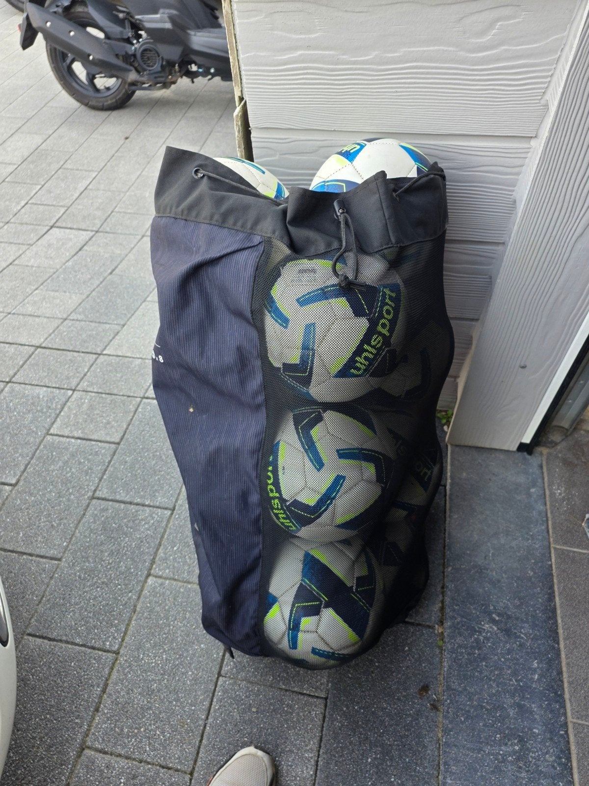 14 ballon de football uhlsport taille  4 tout nouveau sac, Sport en Fitness, Ophalen, Bal(len)