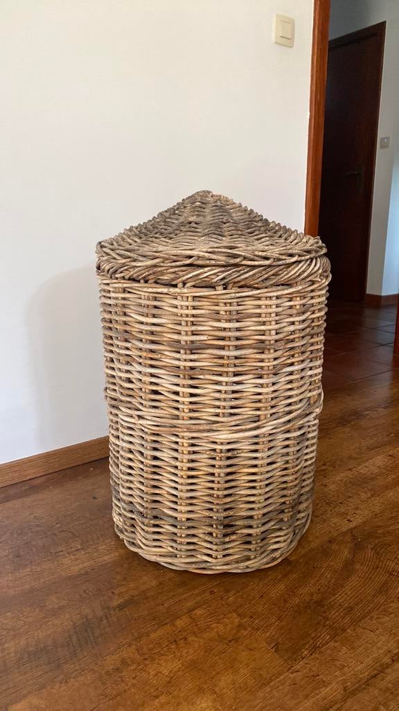 Panier en osier avec couvercle, Enlèvement, Comme neuf, Osier, Panier