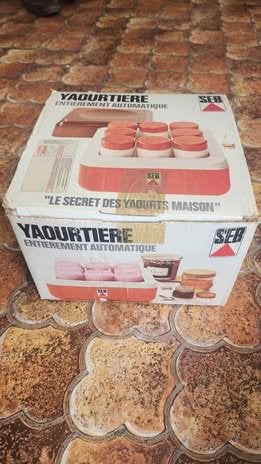 Yaourtière SEB rouge, Hobby en Vrije tijd, Modelbouw | Overige, Ophalen, Zo goed als nieuw