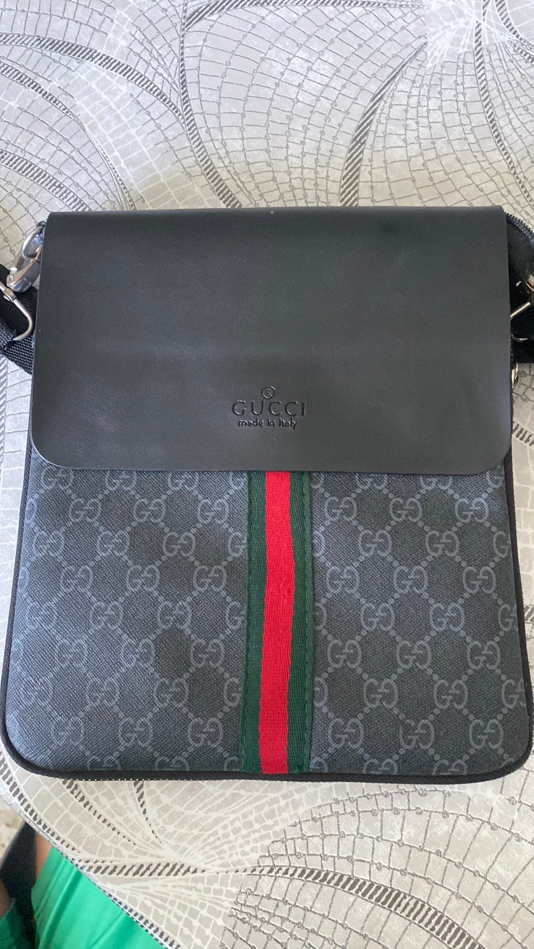 Sac gucci a bandoulière, Bijoux, Sacs & Beauté, Sacs | Sacs à bandoulière, Enlèvement, Comme neuf