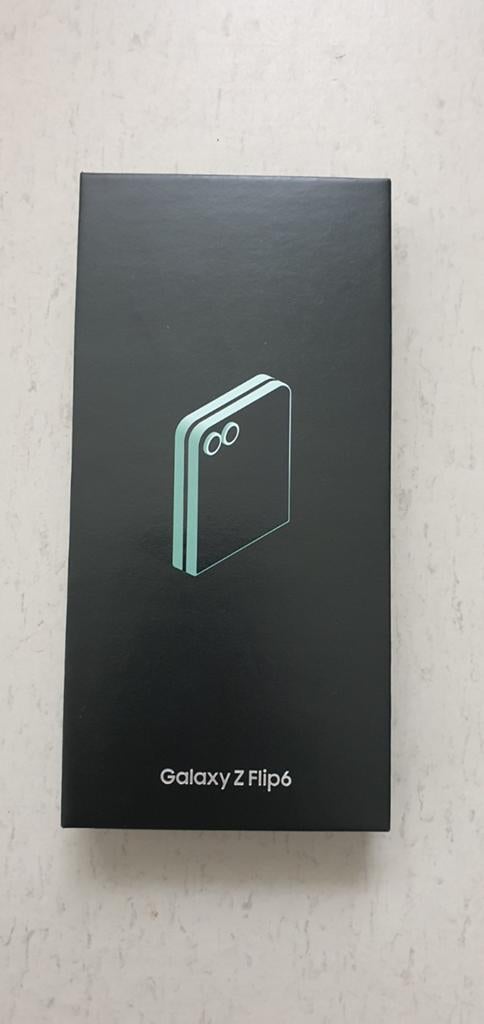Samsung Galaxy Z Flip 6  256gb  ( NIEUW ), Ophalen of Verzenden, Galaxy Z Flip