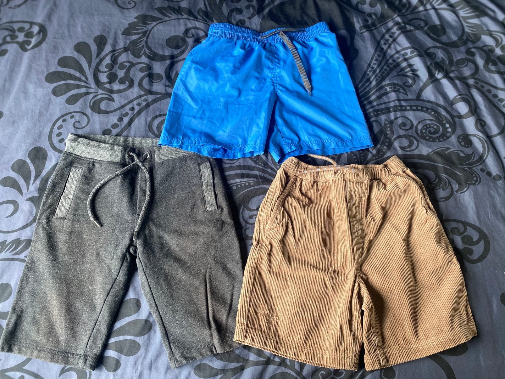 Shorts taille 134/140, Enfants & Bébés, Vêtements enfant | Taille 134, Enlèvement ou Envoi