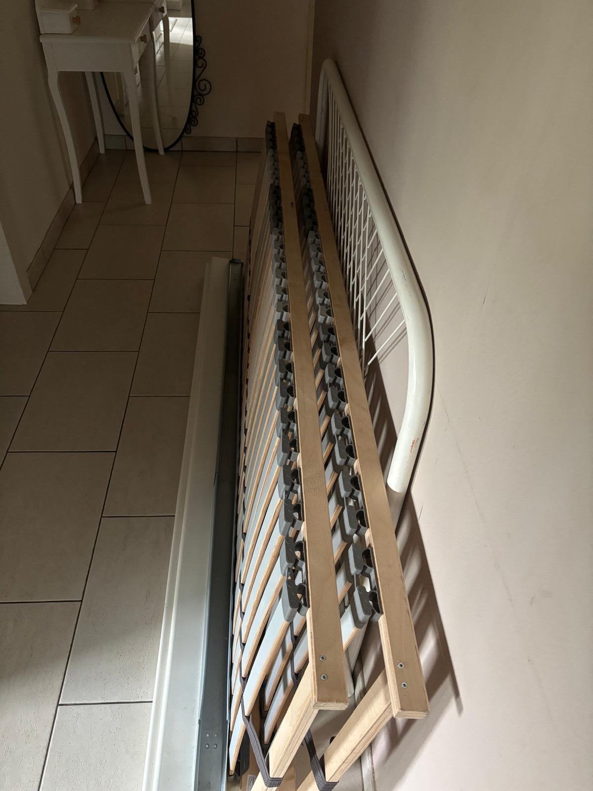 Cadre de lit double sans matelas., Maison & Meubles, Chambre à coucher | Lits, Modren, Utilisé, Blanc, Deux personnes
