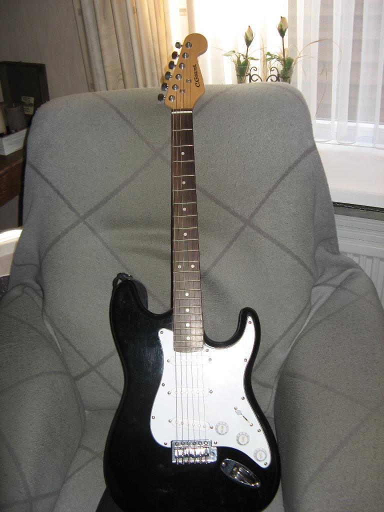 guitare électrique C Giant, Enlèvement ou Envoi, Comme neuf