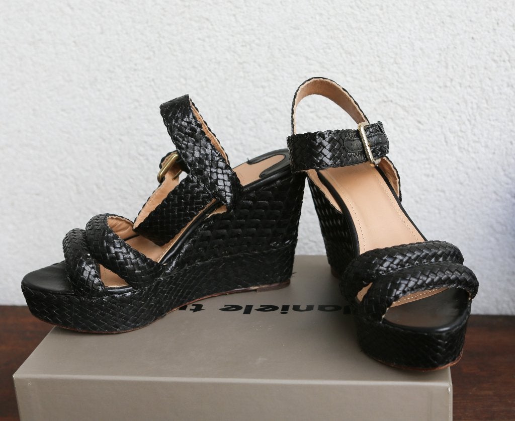 Prachtige zwarte sleehakken Uterque 38, Kleding | Dames, Zwart, Uterque, Zo goed als nieuw, Sandalen of Muiltjes