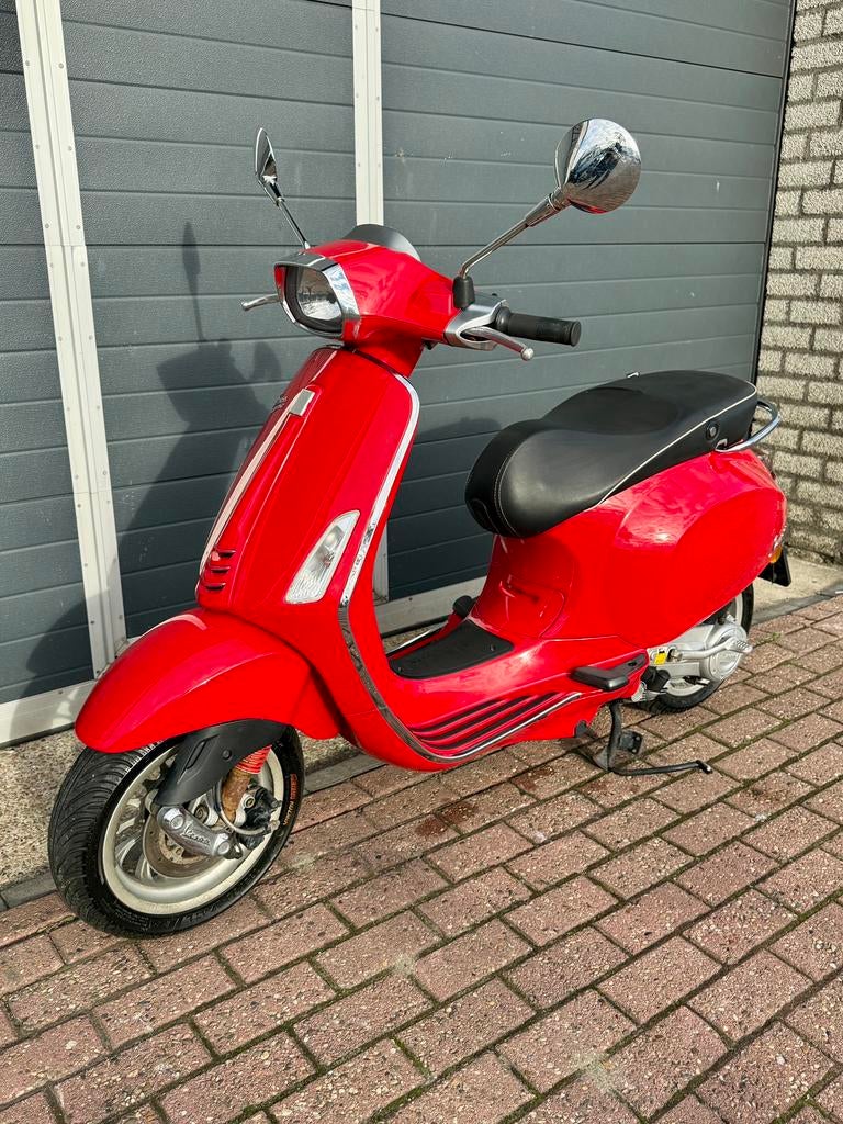 Vespa sprint 2019, Fietsen en Brommers, Brommeronderdelen | Scooters, Zo goed als nieuw, Ophalen
