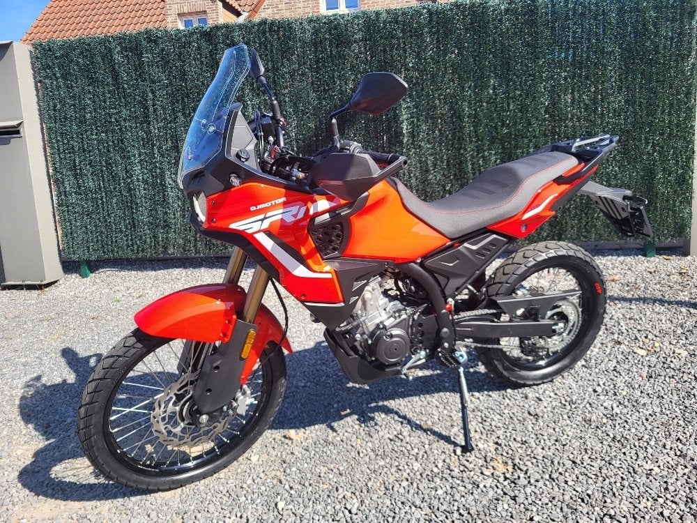 QJ Motor SRT 125 DX, Motoren, Nieuw, 125 cc, Overig, 11 kW of minder