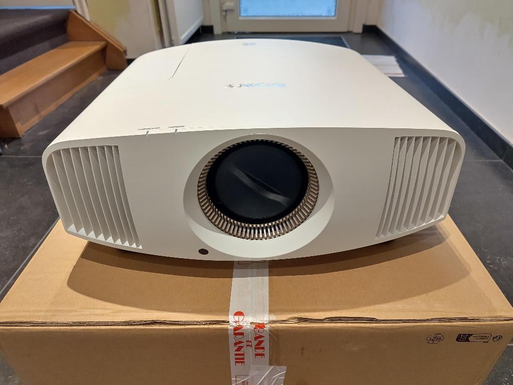 Projecteur Home Cinema 4K Sony VPL-VW590ES sous garantie, TV, Hi-fi & Vidéo, Projecteurs vidéo, LCOS, Enlèvement ou Envoi, Utilisé