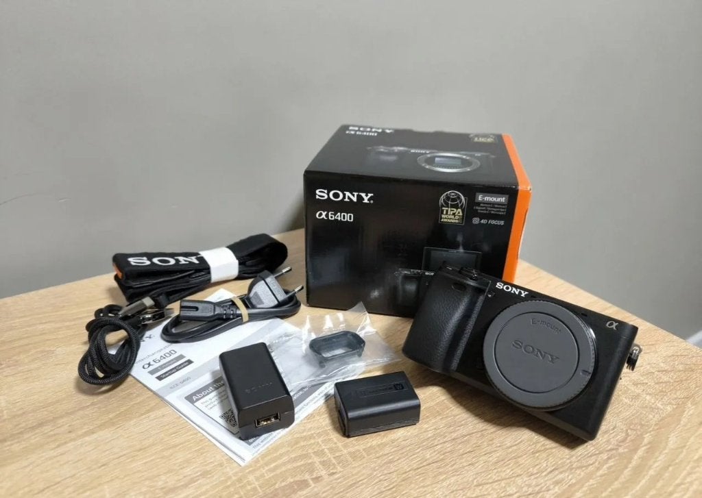 Boîtier Sony A6400 (ILCE-6400) - 179 clics, Enlèvement ou Envoi, Comme neuf, Câble USB, 24 mégapixels