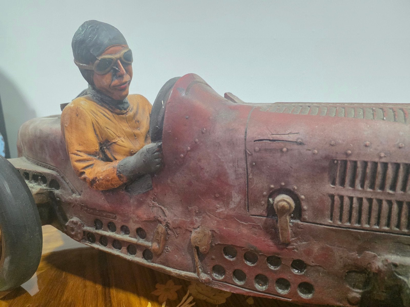 Bugatti in hars met chauffeur - 0,5 m, Antiquités & Art, Antiquités | Autres Antiquités, Enlèvement