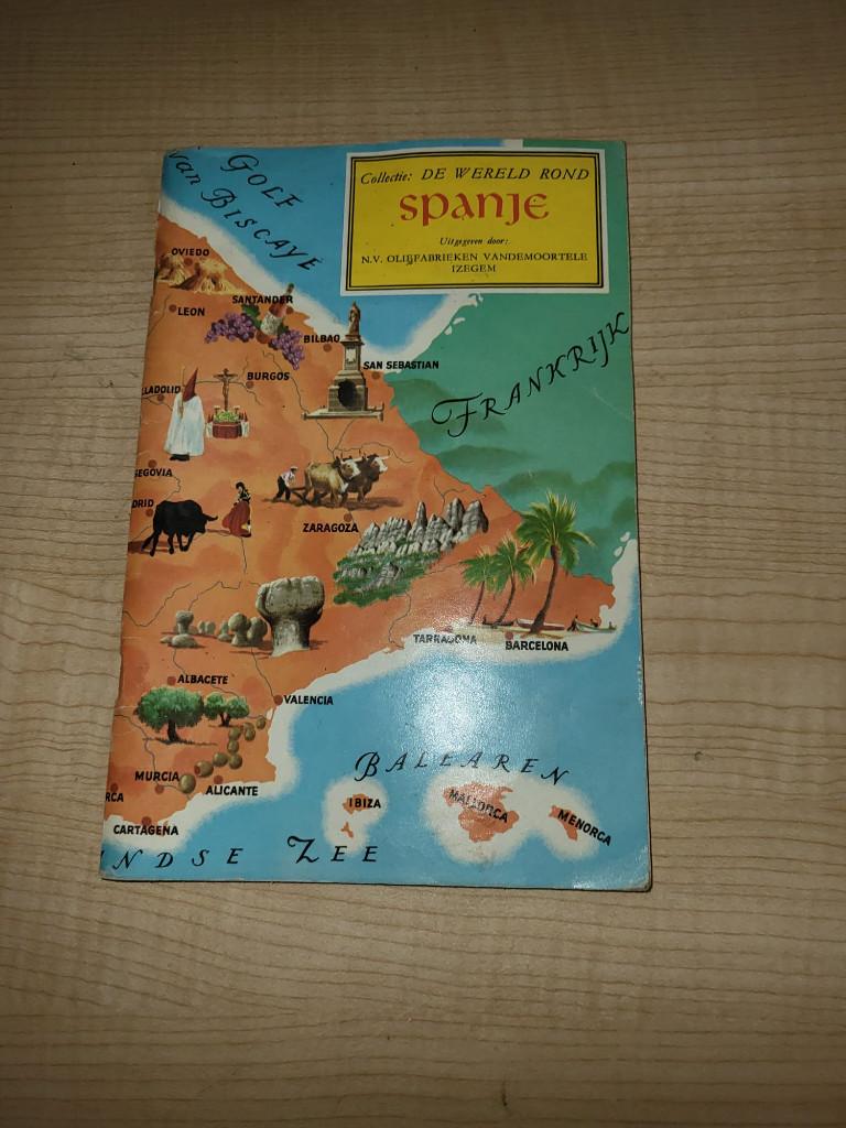 boek de wereld rond Spanje, Ophalen of Verzenden, Zo goed als nieuw