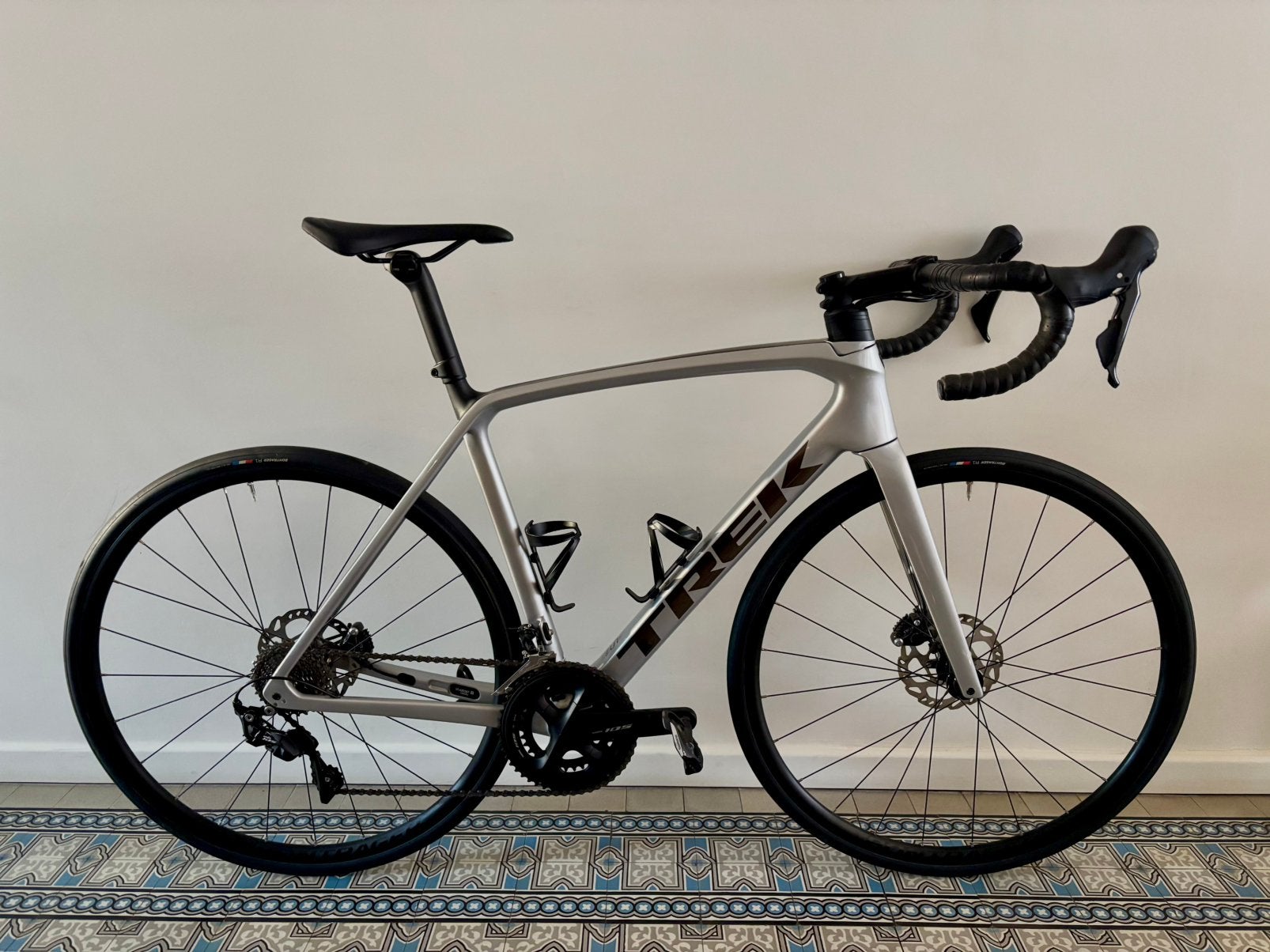 Trek Émonda SL 5 Disc – maat 56 - Shimano 105 – als nieuw!, 28 inch, Carbon, Heren, Zo goed als nieuw