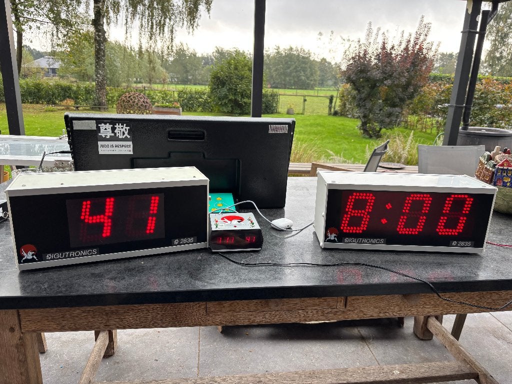 tijdklokken judo 2 sets Digutronics + uitslagen display, Ophalen, Gebruikt, Judo