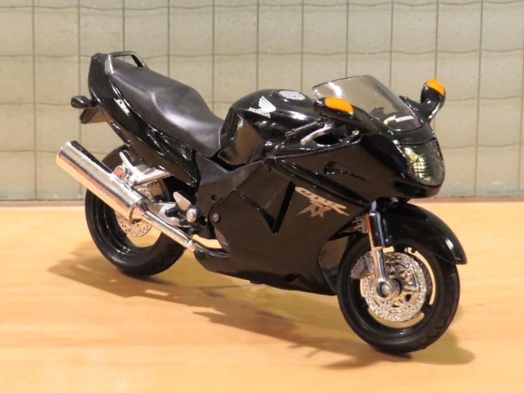 Honda CBR1100XX Blackbird black 1:18 blister, Enlèvement ou Envoi, Neuf, Moteur, Maisto