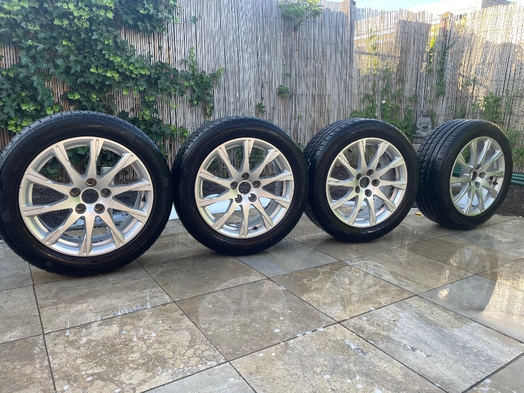Originele 17-inch Audi-velgen + NIEUWE banden 2025, Autos : Pièces & Accessoires, Pneus & Jantes, Pneus et Jantes, Pneus été, 17 pouces
