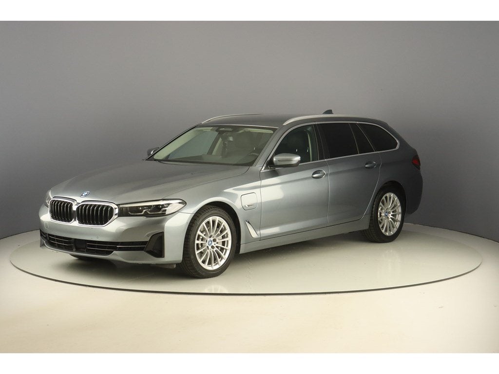 BMW 530 e Touring xDrive 272pk Pack Drive Assist, Automaat, 42 g/km, https://public.car-pass.be/vhr/9255c6db-7550-464a-b160-d04ada1003c1
