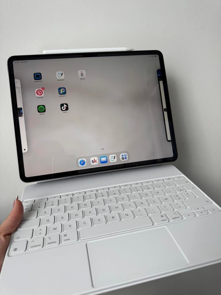 Ipad air M3 128GB, graphite, WIFI + magic keyboard + pencil, Ophalen, Zo goed als nieuw