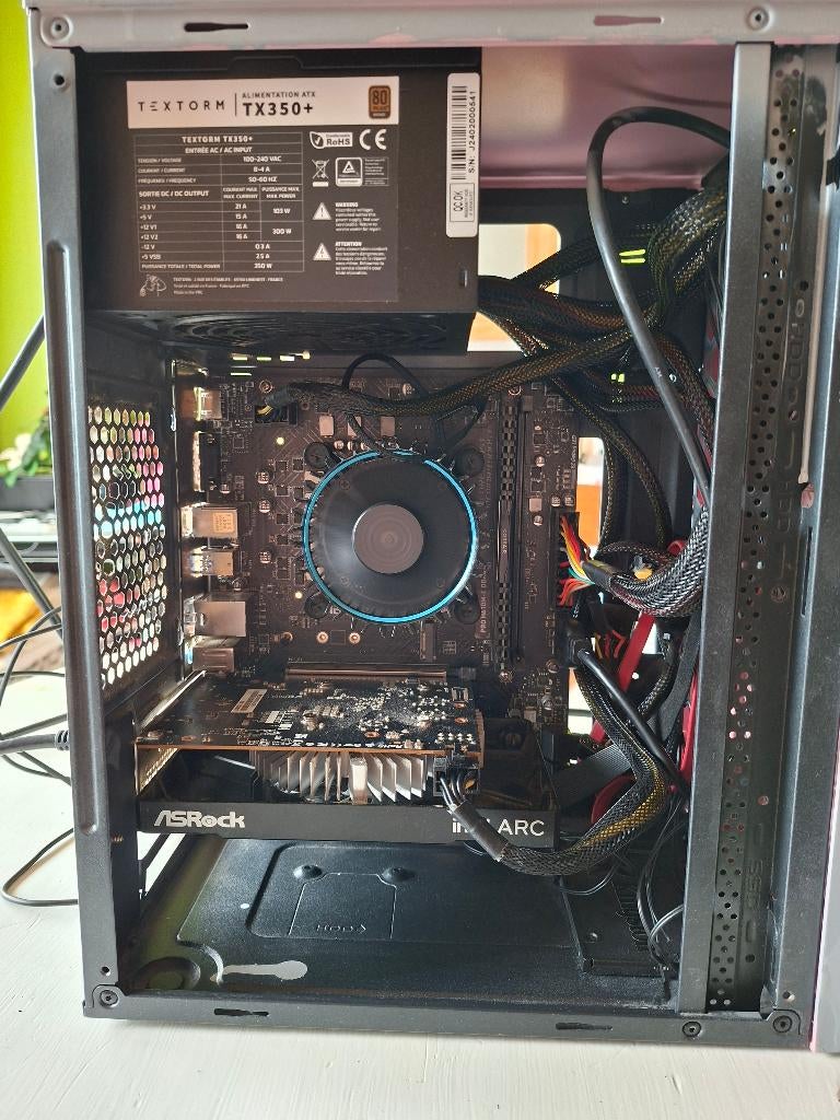 Tour Pc, Informatique & Logiciels, Ordinateurs de bureau, Comme neuf, SSD, 16 GB, Enlèvement