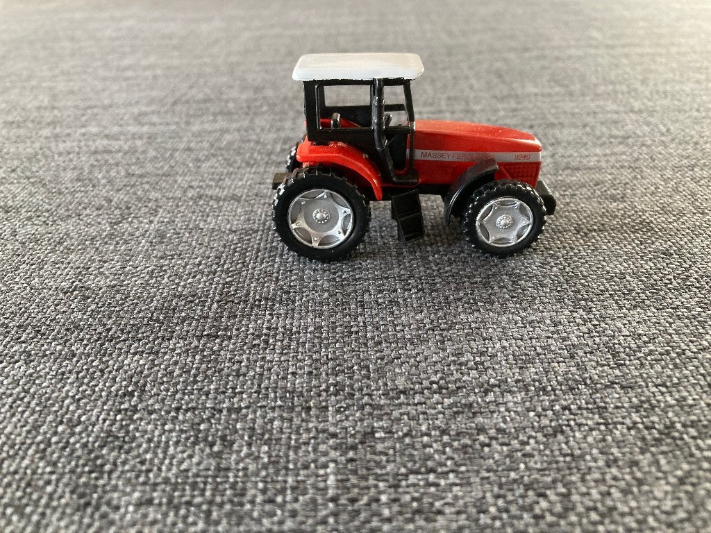 Siku Massey Ferguson tractor, schaal 1:87 vanaf 3 jaar, Ophalen of Verzenden, Zo goed als nieuw