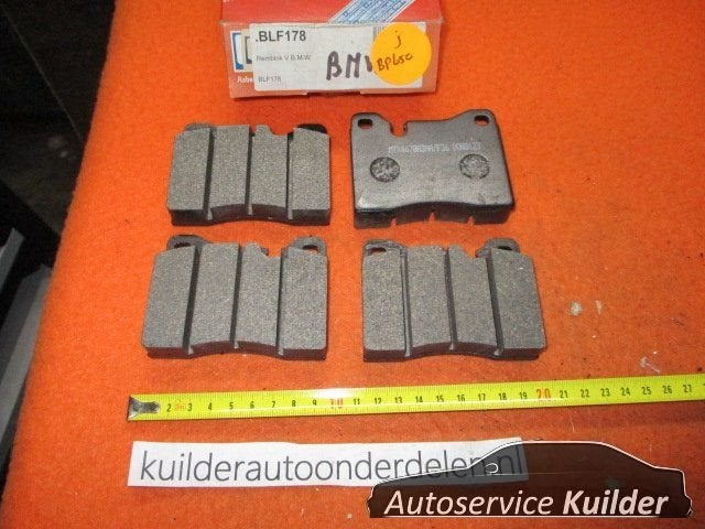 Remblokken voorzijde BMW M1  E12 E23 E24 E26 E28 BP650 BLF17, Neuf, -, -, Enlèvement ou Envoi