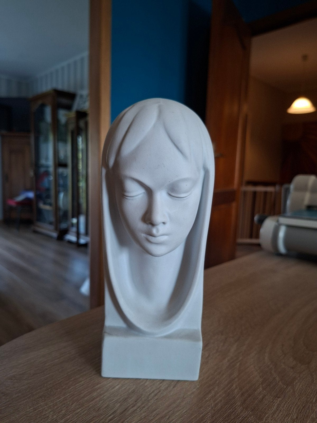 Buste jeune fille  TECO, Enlèvement, Buste