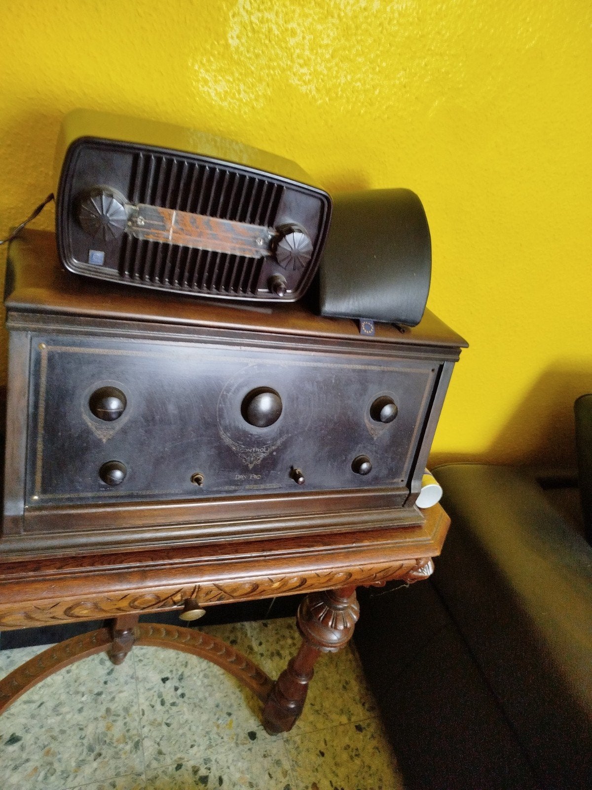Eerste radio met lampen, Ophalen