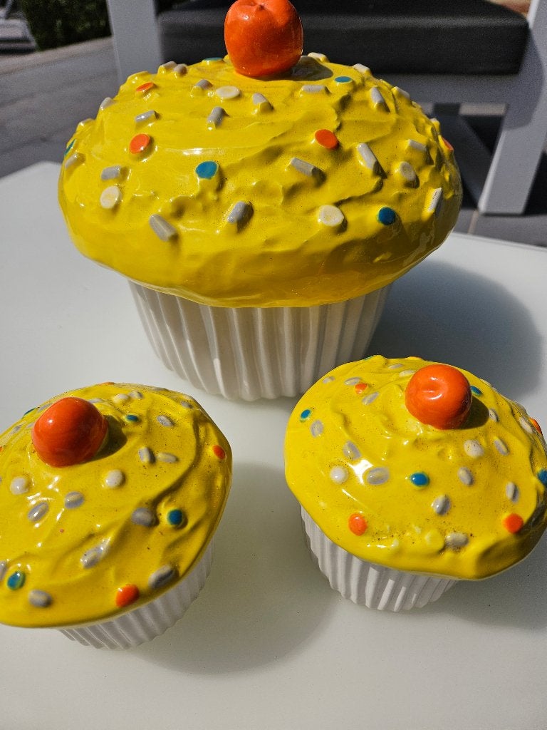 Keramiek taart en cupcakes, Enlèvement