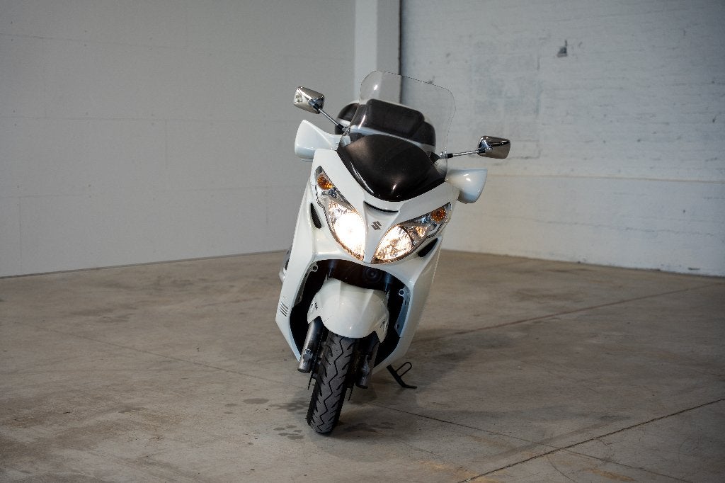 SUZUKI BURGMAN, Motoren, Motoren | Suzuki, Bedrijf, Scooter, 12 t/m 35 kW, 1 cilinder, Minimaal motorrijbewijs A2, ABS, Handvatverwarming