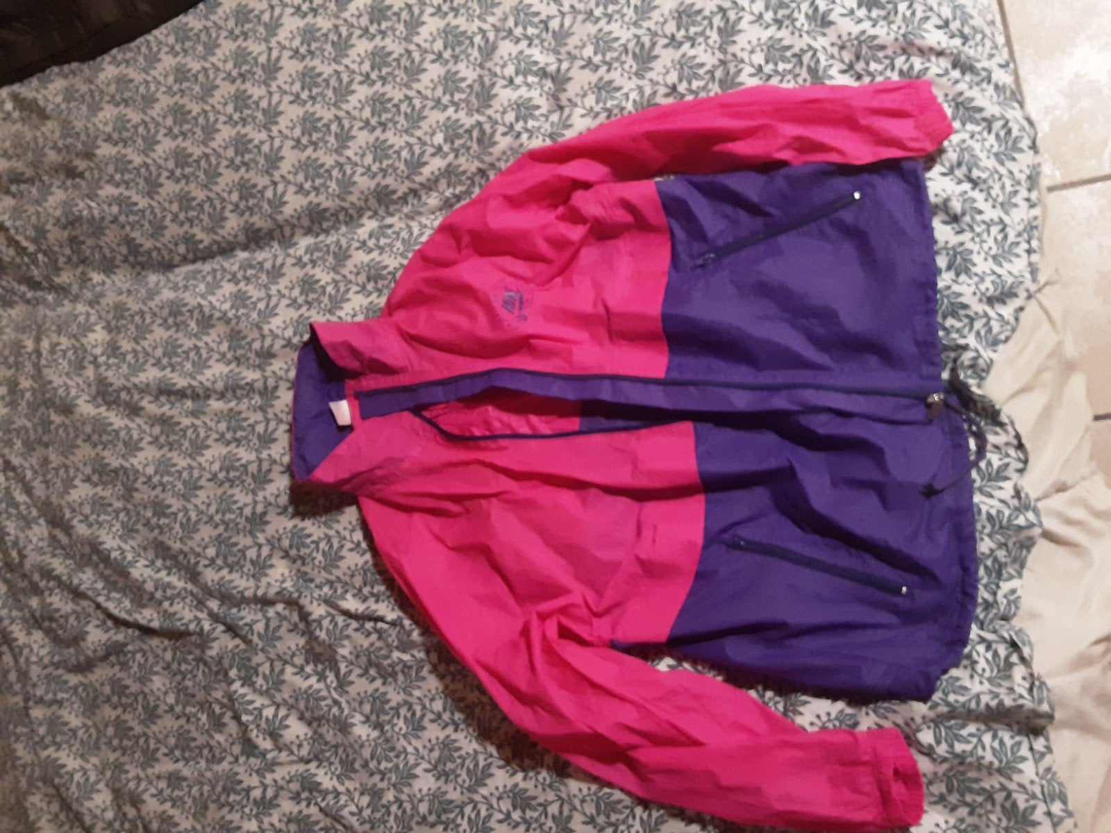 Coupe-vent Nike vintage des années 80/90 | Violet, rose, ora, Taille 42/44 (L), Enlèvement ou Envoi, Nike, Blouson