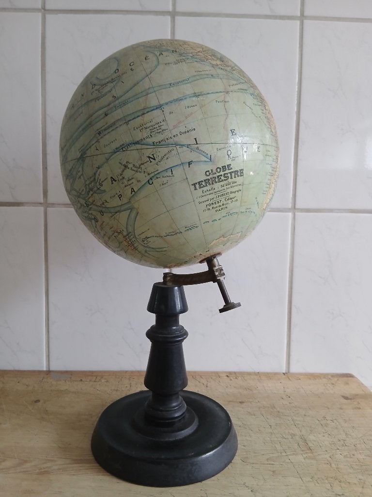 Grote terrestrische wereldbol Forest Paris 19e, Ophalen