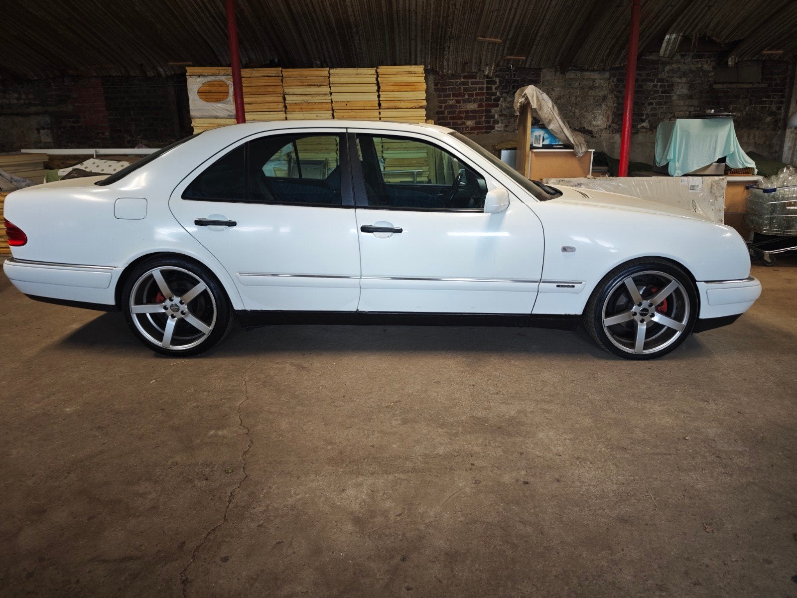 E220 Diesel Avantgarde Full Options ANCETRE (2/2027), Autos, Entreprise, Diesel, Achat