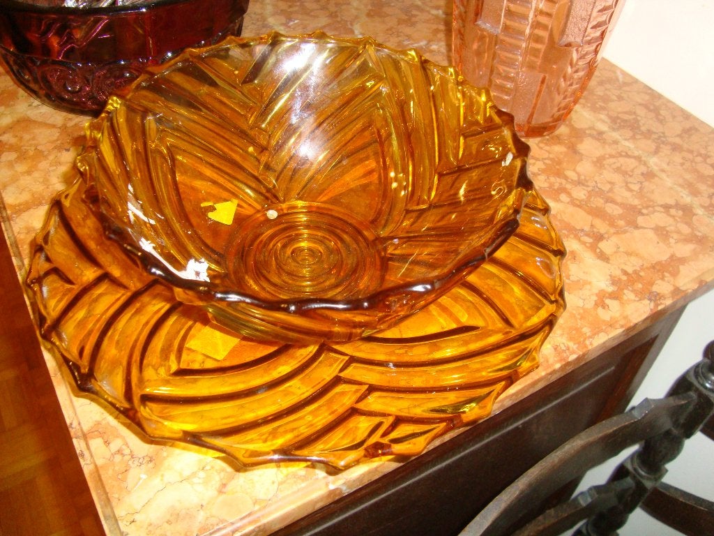 Art Deco fruitschaal met onderbord. Verrerie de Beignée, Enlèvement