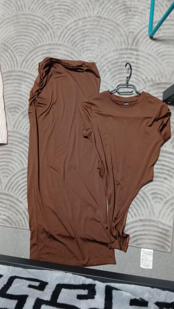 Rokje en body (bruine), Ophalen, Bruin, Nieuw, Korte mouw