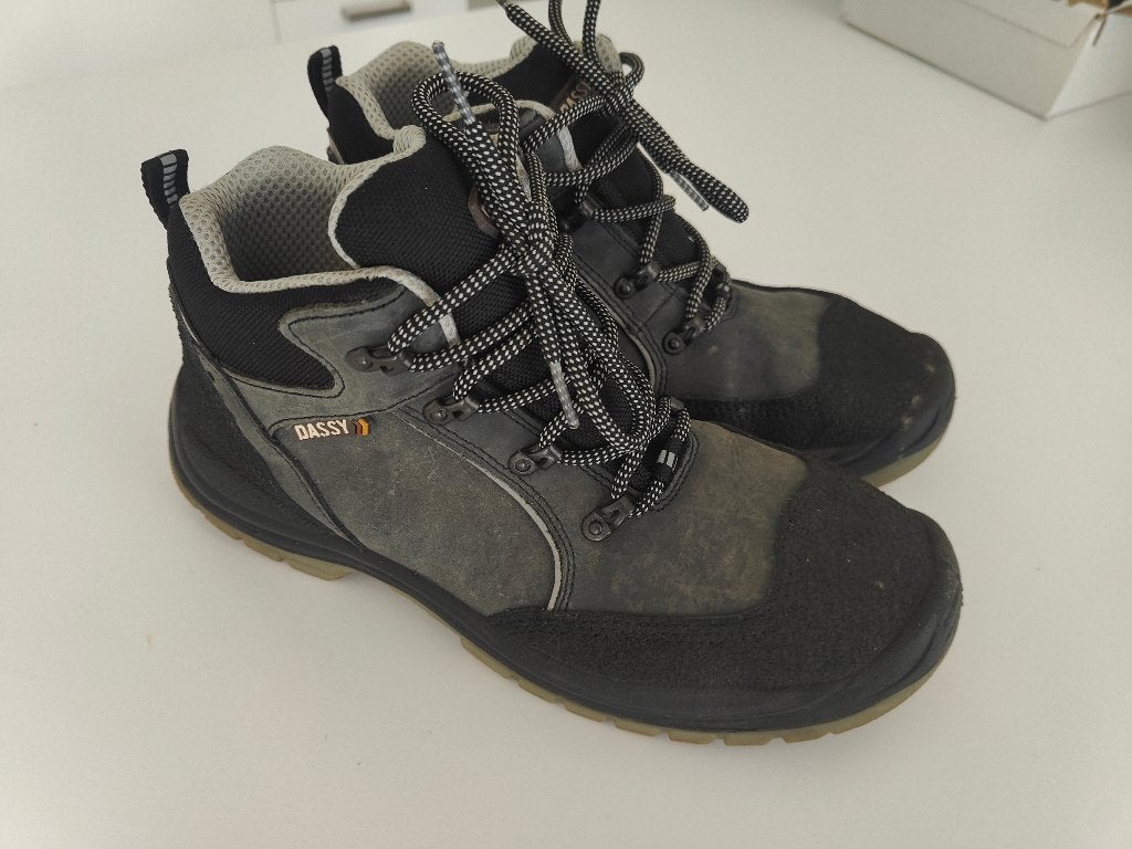 Werkschoenen / veiligheidsschoenen Dassy maat 42, Ophalen of Verzenden, Zo goed als nieuw