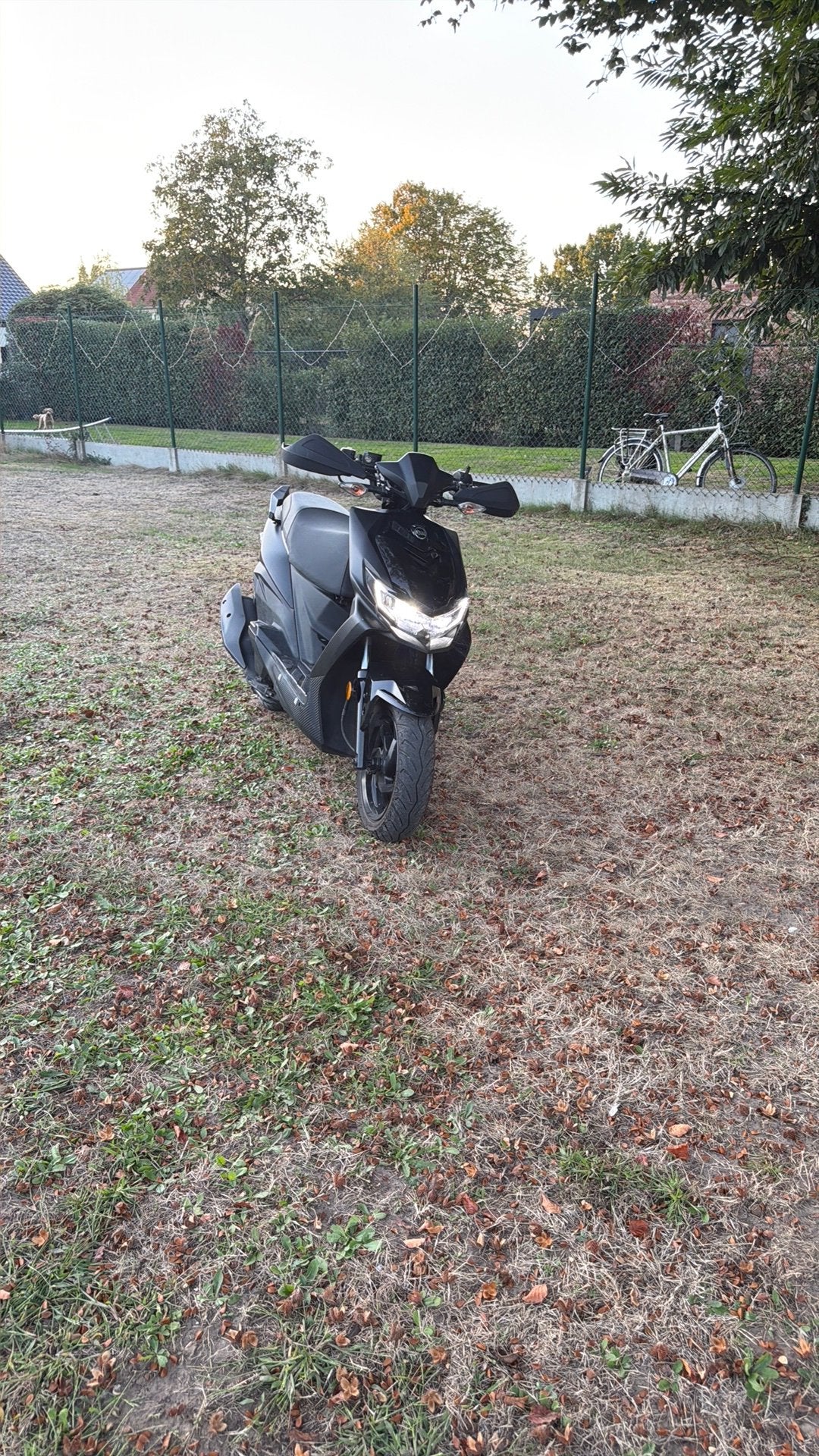 Sym Jet 4RX A klasse - oktober 2025-met garantie!, Vélos & Vélomoteurs, Enlèvement, Comme neuf