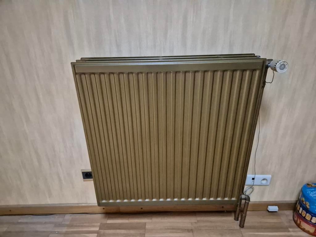 5 radiateurs dorés et 1 radiateur blanc, Bricolage & Construction, Enlèvement, Radiateur