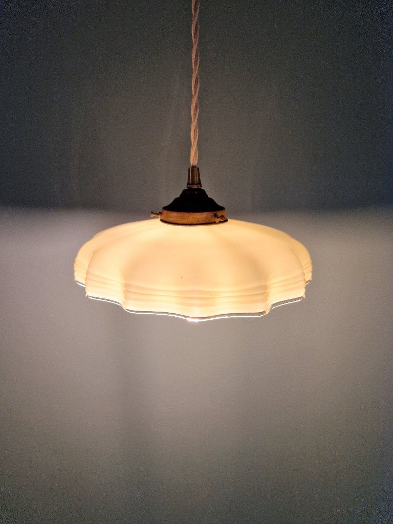 Suspension Art Déco en opaline jaune avec ouraline, Antiquités & Art, Enlèvement ou Envoi