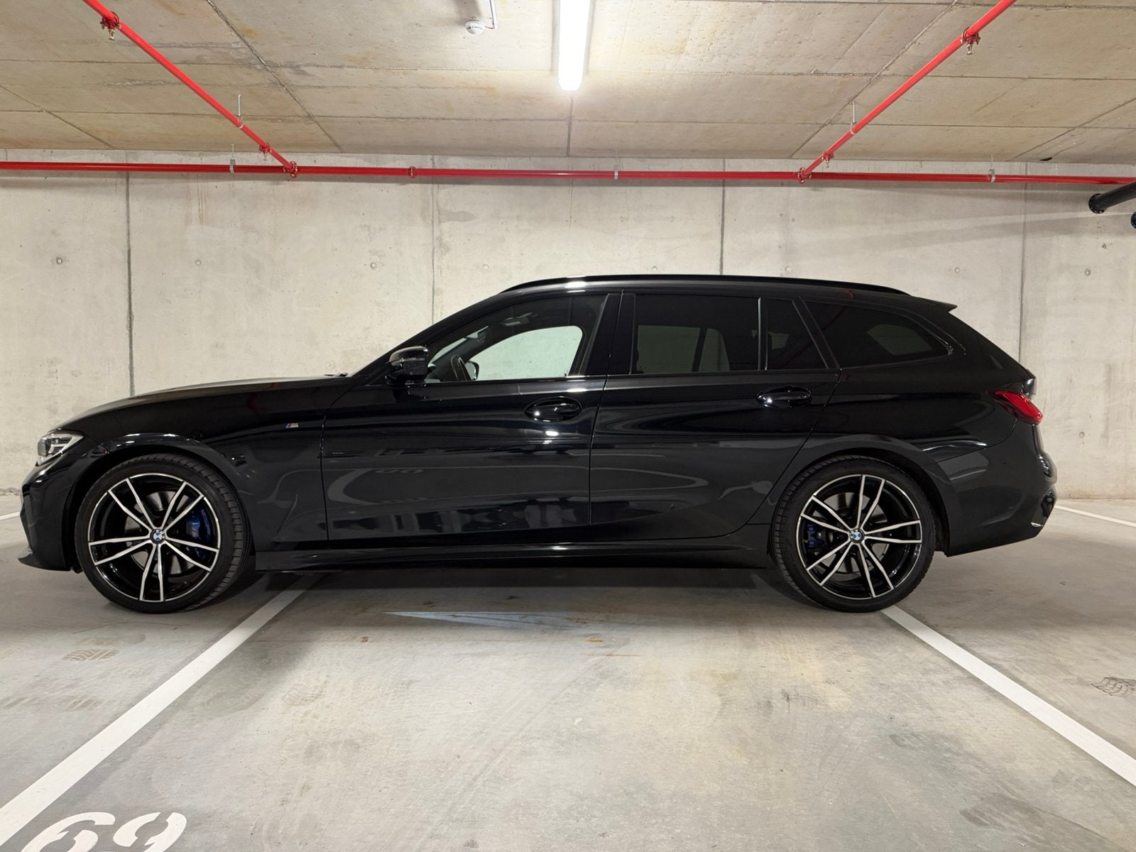 BMW 330i xDrive - topstaat, Auto's, Automaat, 4 cilinders, Zwart, Dealer onderhouden