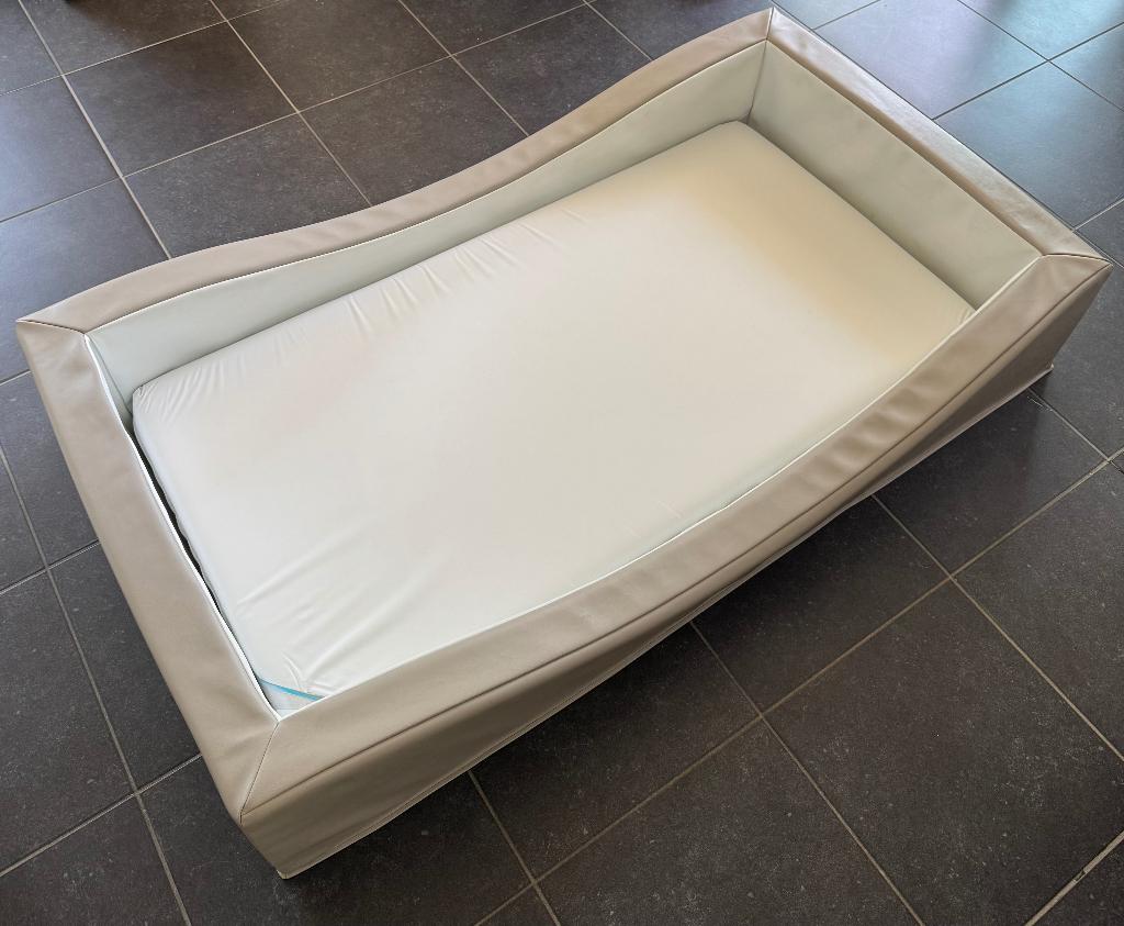 Lit Wesco bébé + matelas, Enlèvement, Comme neuf, Matelas