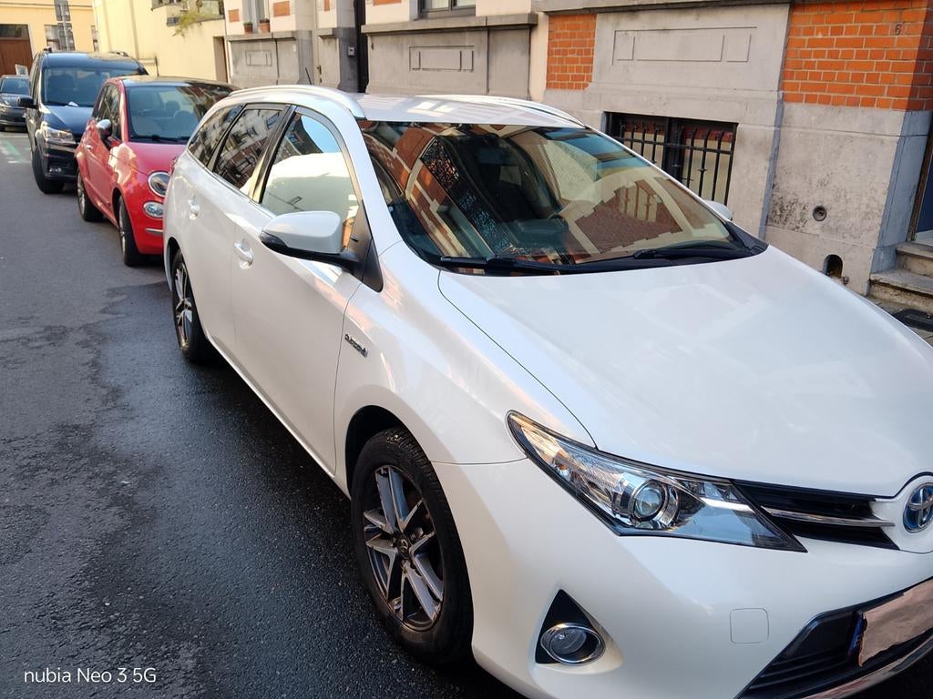 Toyota hybride 1.8 10/2015 , 120000 km 1er proprio, Particulier, Achat, Barres de toit