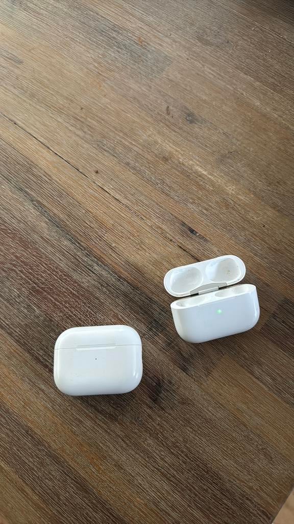 Airpods Pro (2de generatie) - oplaadcase, Telecommunicatie, Mobiele telefoons | Oordopjes, Ophalen, Zo goed als nieuw