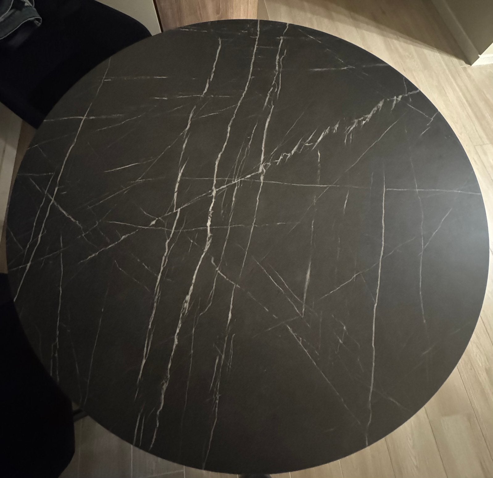 Rinde eettafel -marmerlook, Huis en Inrichting, Ophalen, Zo goed als nieuw