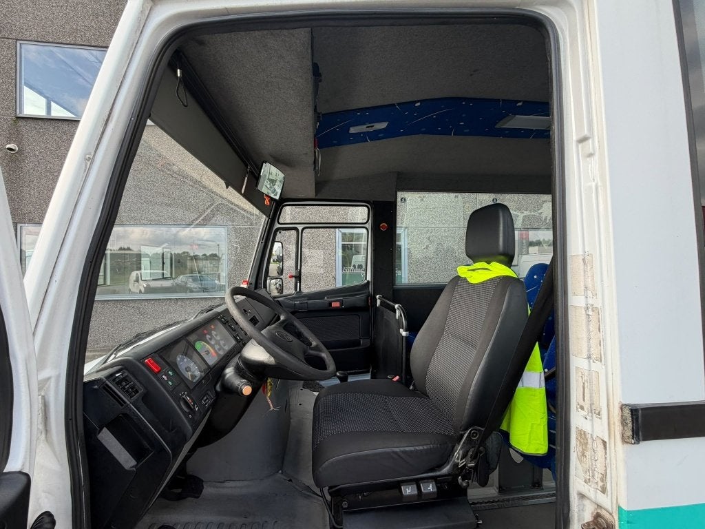 Mercedes Vario 0813 (Stock ID 47527) — 10
