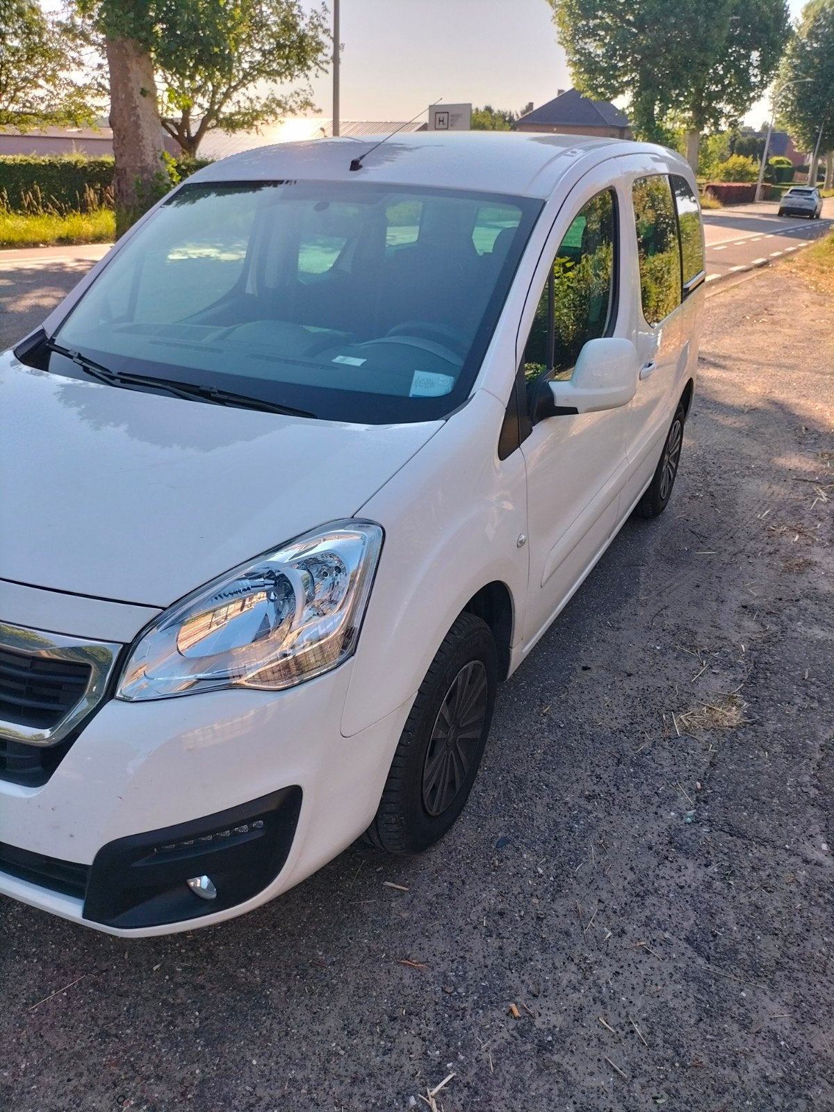 Peugeot partner, 4 zetels, Stof, Zwart, Aangepast voor mindervaliden