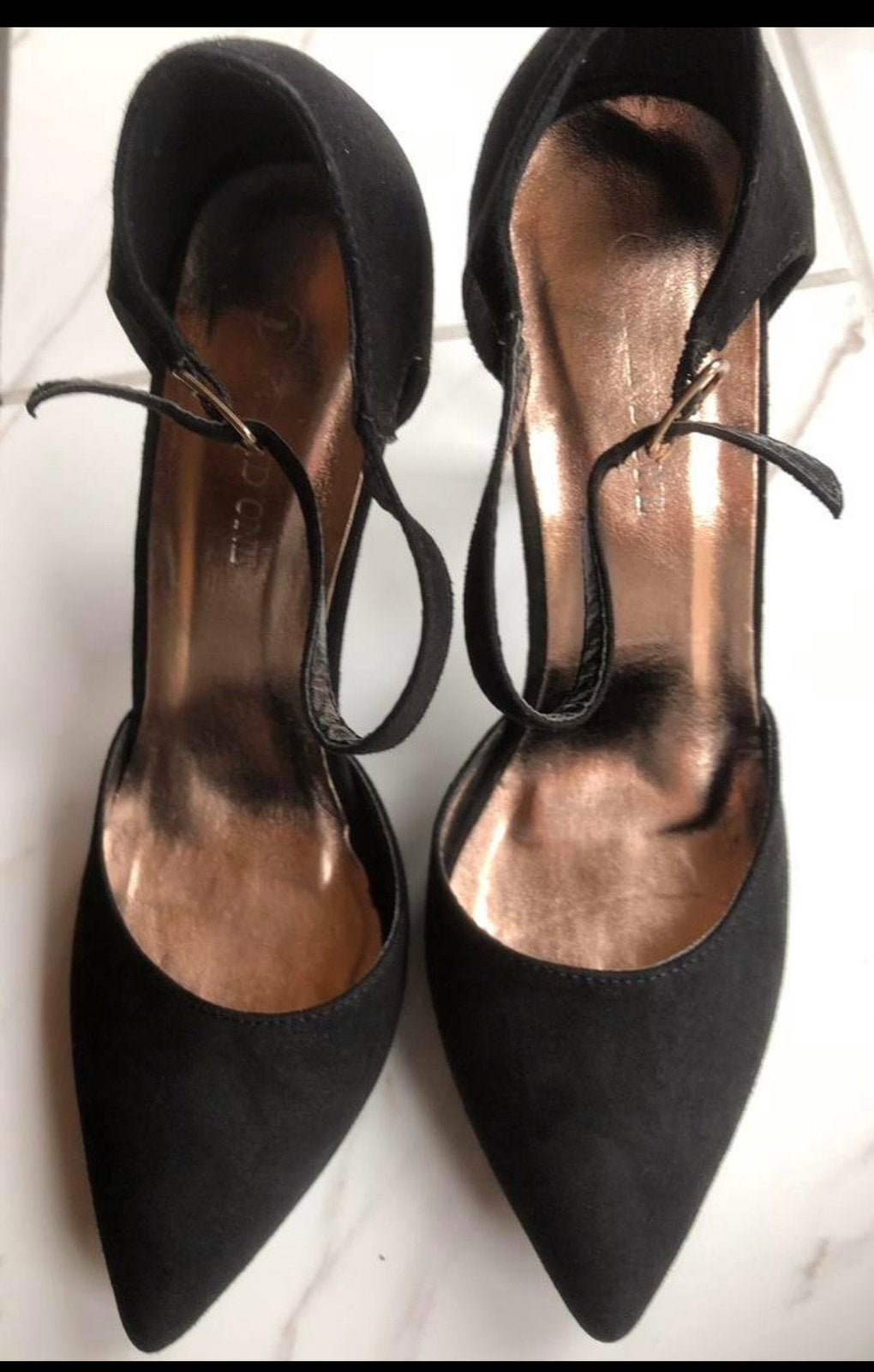 Soulier talon, Enlèvement, Comme neuf