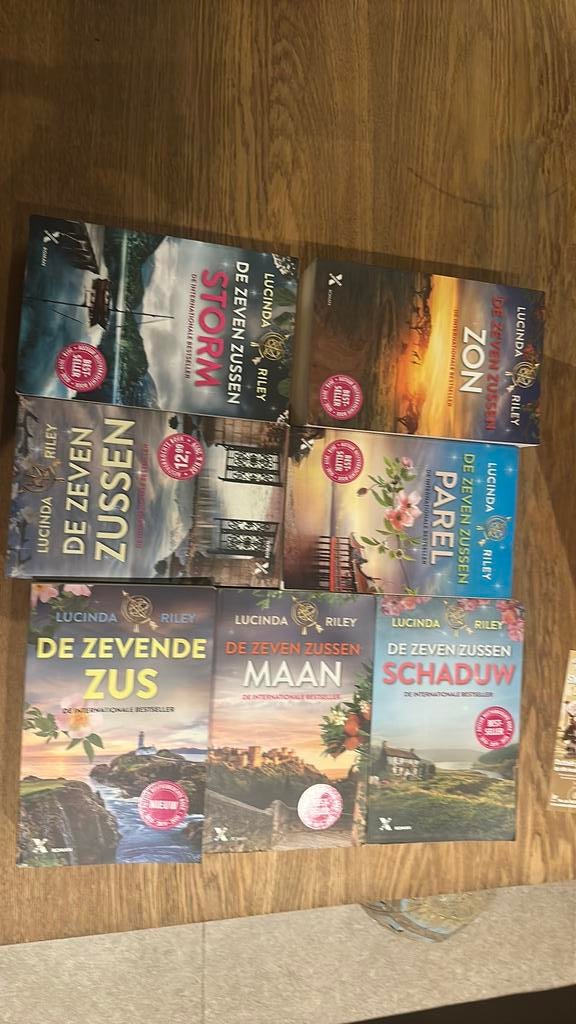 Volledige reeks ‘de 7 zussen’ van Lucinda Riley, Boeken, Ophalen, Zo goed als nieuw