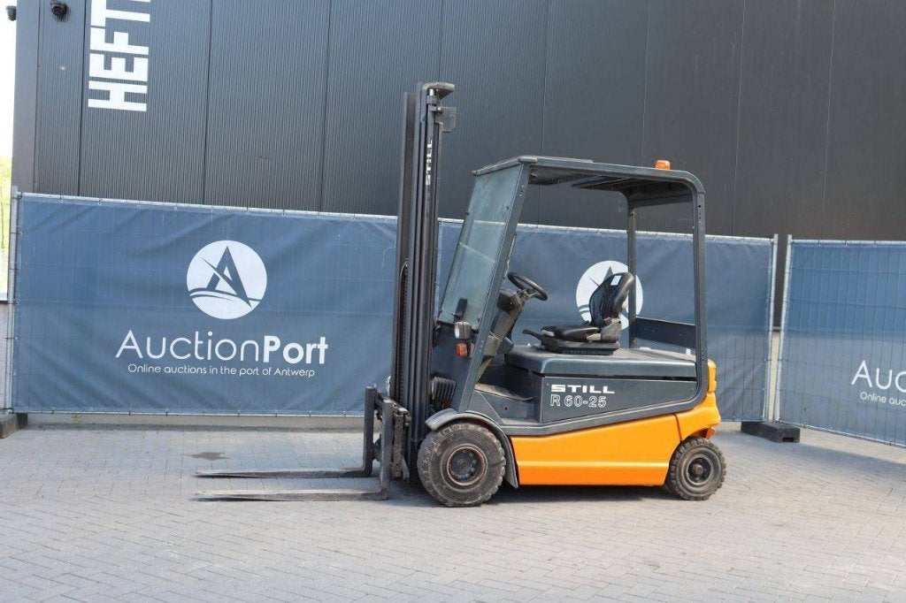 Vente aux enchères : Chariots élévateurs et gerbeurs, Articles professionnels, Machines & Construction | Chariots élévateurs & Transport interne