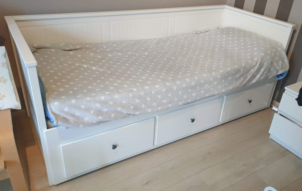 IKEA Hemnes Daybed/Dagbed (+ 2 mattresses for free), Maison & Meubles, Enlèvement, Comme neuf, Deux personnes, Blanc