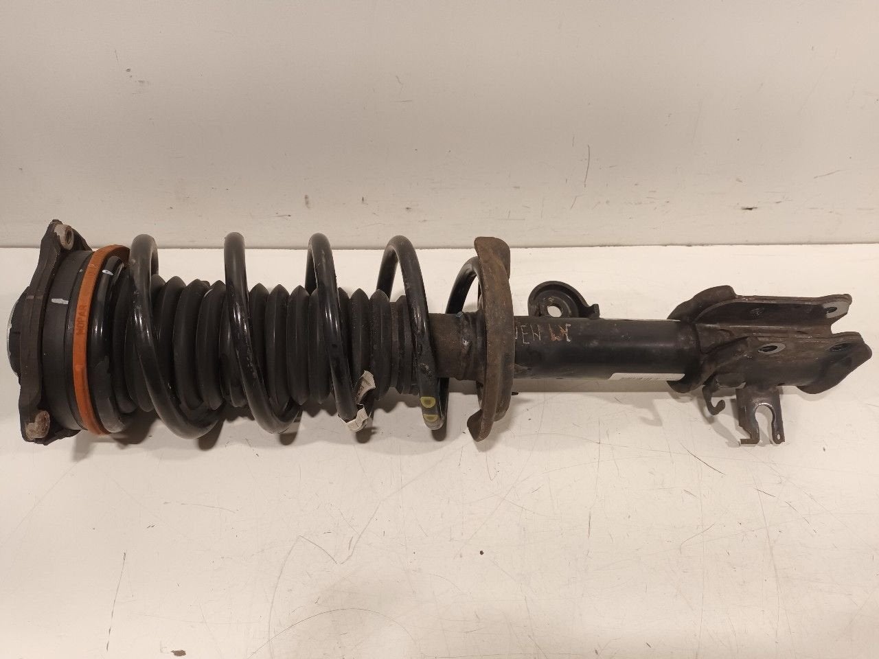 Veerpoot links voor Fiat 500X, Onderdelen@venauto.nl, Van der Ven Autorecycling B.V., Ettenseweg 76, 4706 PB Roosendaal, The Netherlands