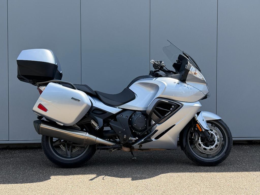 Triumph Trophy 1200 en très bon état / Historique, Permis Moto A, Tourisme, Entreprise, Plus de 35 kW